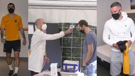 Roma, a Trigoria tra termoscanner, mascherine e cambio in camera