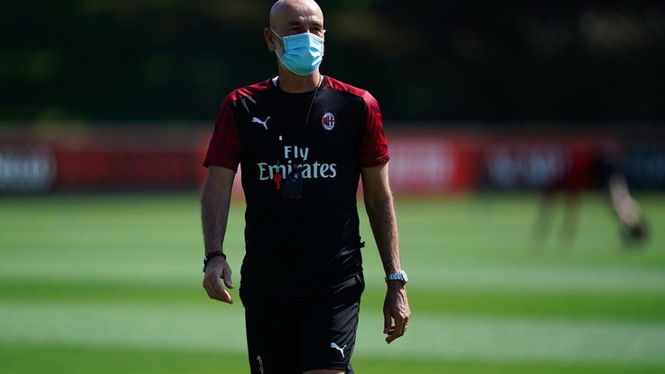 pioli milan allenamento mascherina