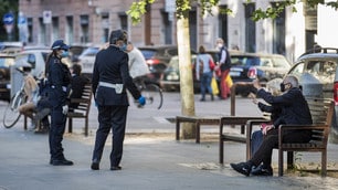 Coronavirus, troppa gente in giro: a Roma arrivano i vigili urbani