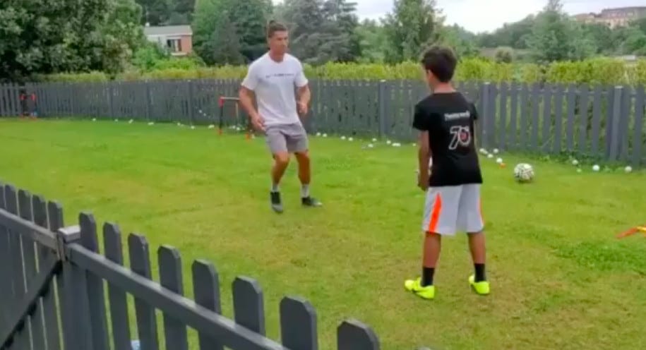 Juve, Ronaldo si allena con il figlio