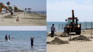 Lavori nelle spiagge di Cipro: ma la gente si gode il mare