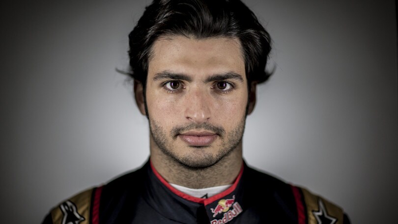 F1, Sainz: "In Ferrari per costruire qualcosa di speciale"