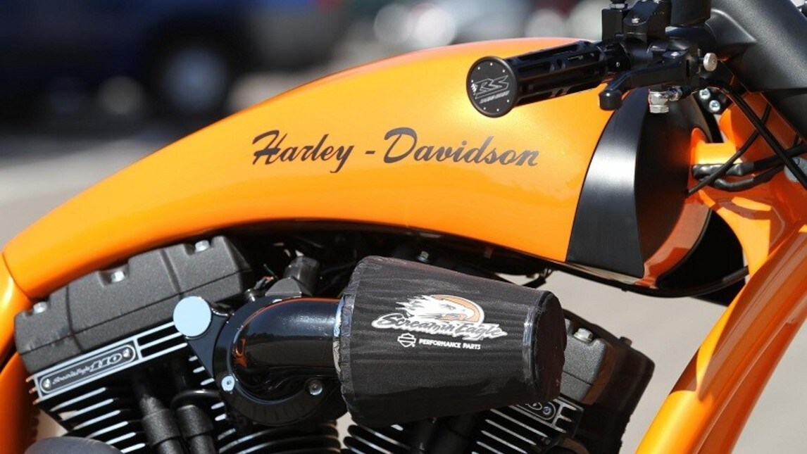 I customizzatori tedeschi di Thunderbike hanno ceduto alla fascino delle supercar del Marchio del Toro (soprattutto la Huracán), realizzando la loro ultima potente creatura