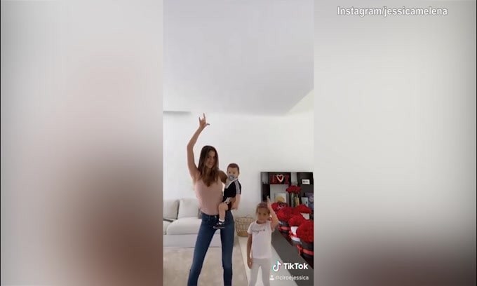 Jessica Melena, ballo in famiglia
