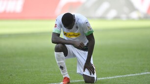 Marcus Thuram segna si inginocchia: esultanza dedicata a George Floyd