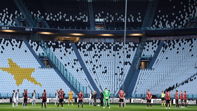 Juve-Milan, emozionante minuto di silenzio per le vittime del Coronavirus