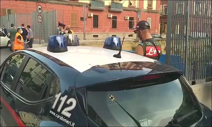 Napoli-Inter, l'attesa fuori dallo stadio
