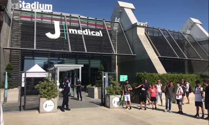 Juve, tifosi in attesa di Arthur