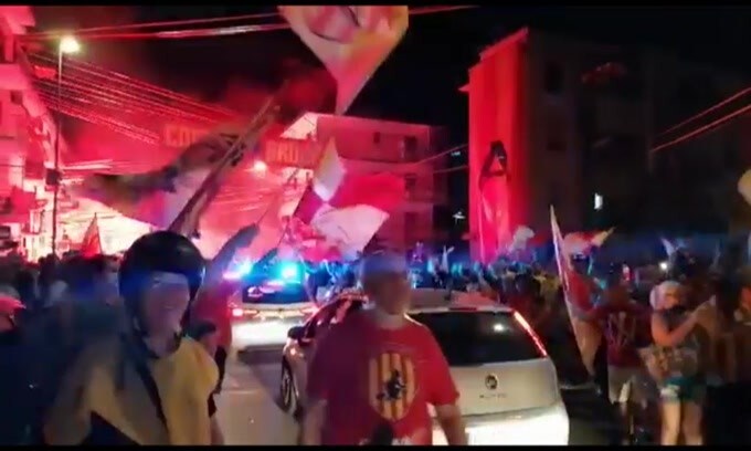 Il Benevento torna in Serie A, festa in città