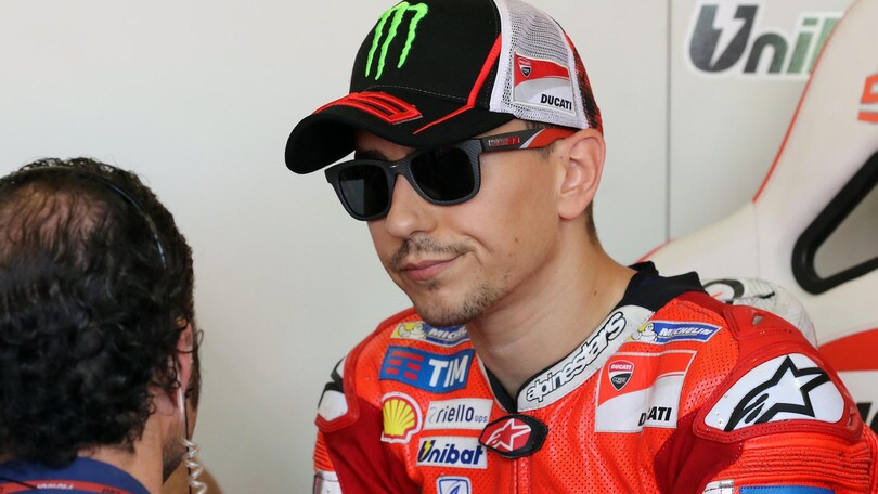 MotoGp, il padre di Lorenzo: "Jorge sta trattando con la Ducati"