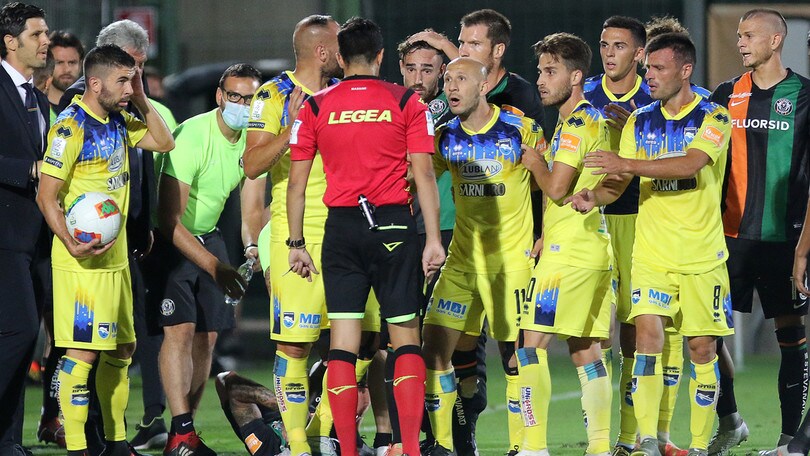 Giudice di B, pugno duro per Galano e Coppola: 3 giornate di stop