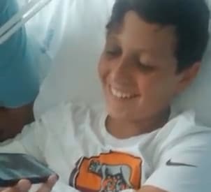 Roma, Zaniolo consola un bambino in ospedale. La reazione è commovente
