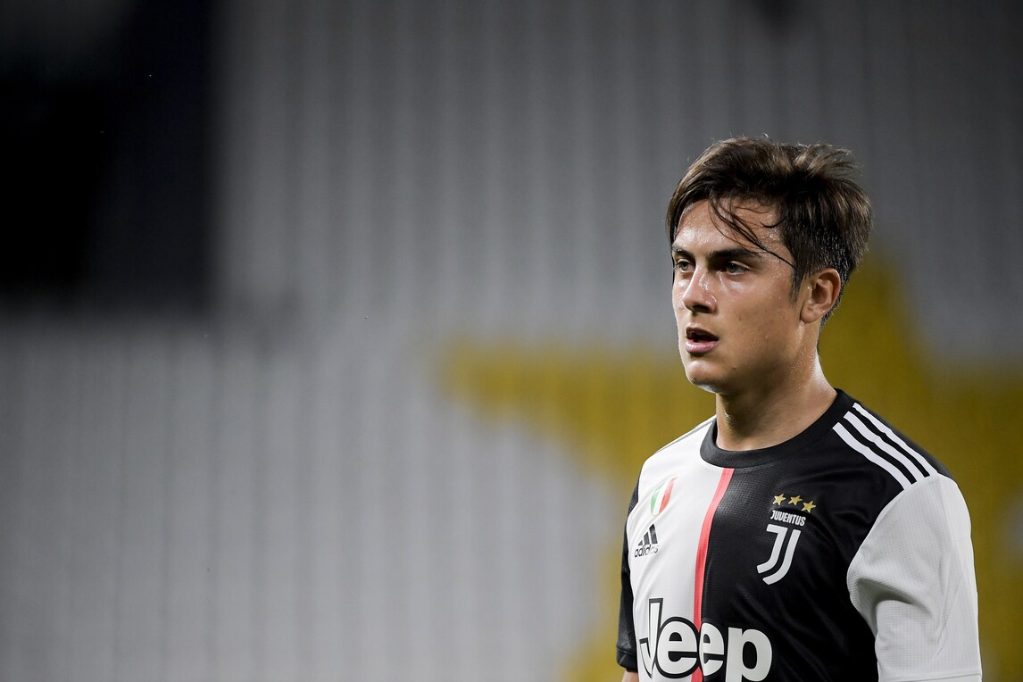 Juve: ottimismo per Dybala, Sarri porta la coppa al JMuseum