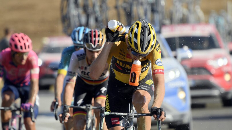 Strade Bianche, vince Van Aert. Secondo Formolo