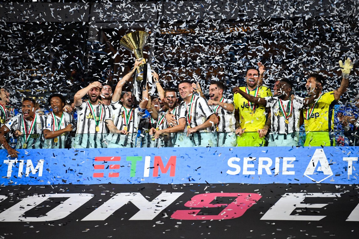 Juve: che festa! Chiellini e compagni impazziscono per lo scudetto