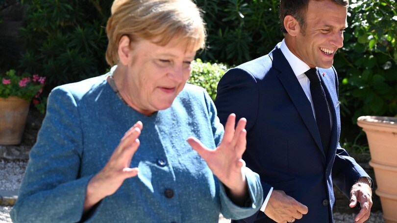 Bayern Monaco-Psg, Macron e Merkel: