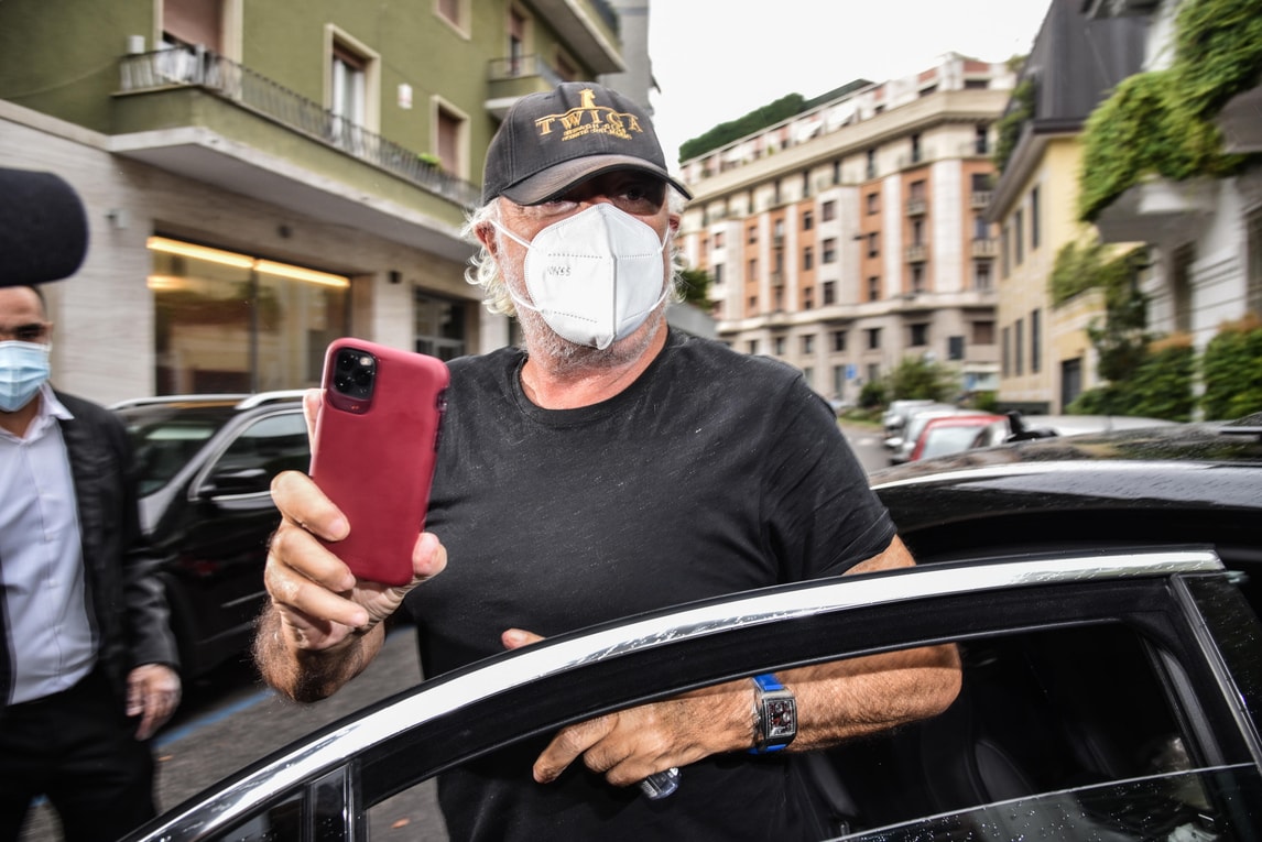 Flavio Briatore arriva nella casa della Santanché