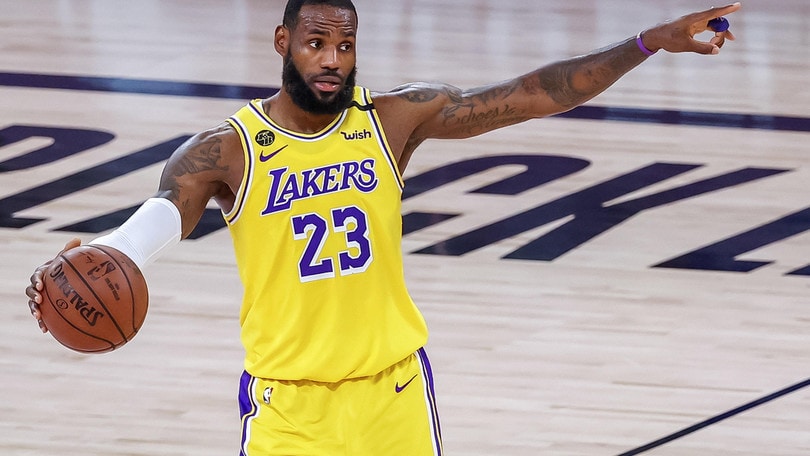 NBA, i Lakers eliminano Portland. Avanti anche Milwaukee