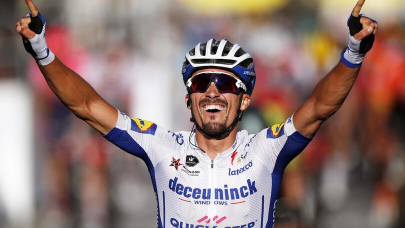 Tour de France, Alaphilippe vince la seconda tappa: è maglia gialla