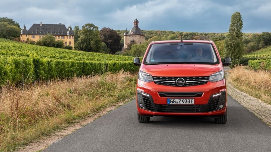 Opel Zafira-e Life, il primo test della monovolume elettrica: le immagini