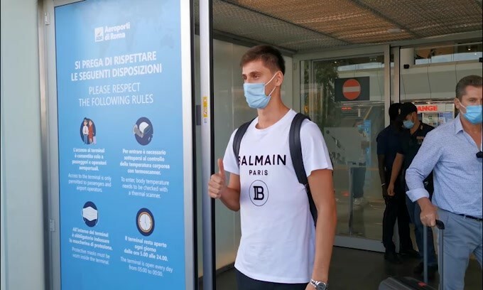 Roma, Kumbulla sbarca a Fiumicino
