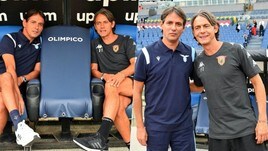 Lazio-Benevento, è sfida tra i fratelli Inzaghi: che sorrisi in panchina!