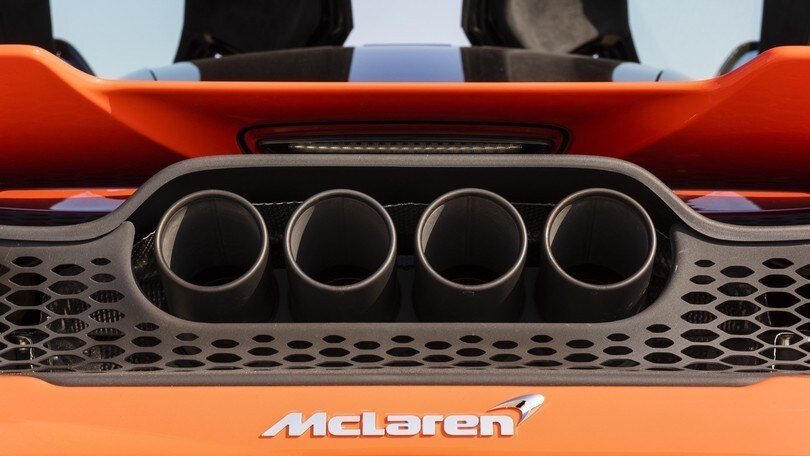 McLaren 765LT, la potenza è nel nome