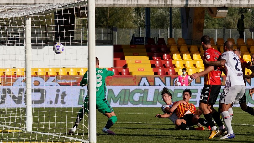 Lapadula di rapina lancia Inzaghi: Benevento-Bologna 1-0!