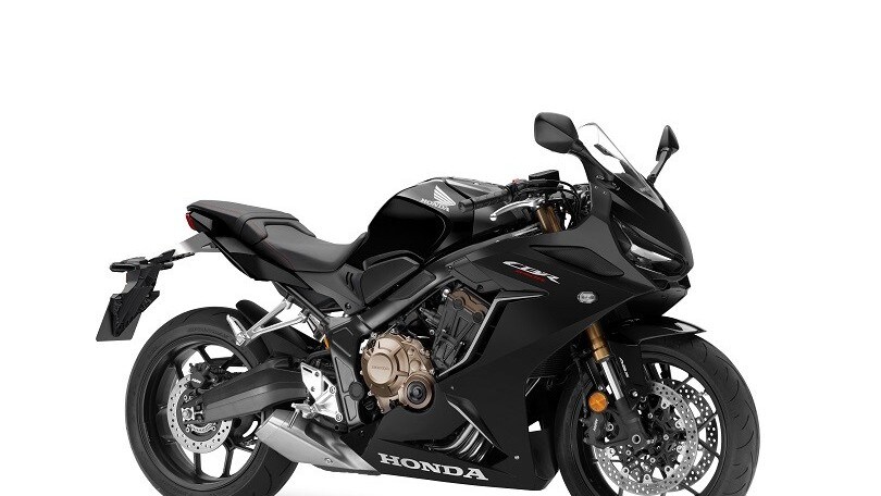 Honda CBR650R, aggiornamento per la sportiva a 4 cilindri
