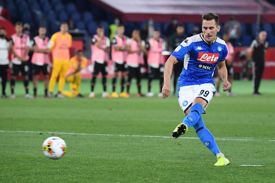 Milik, il tempo stringe: ora deve sedersi al tavolo col Napoli