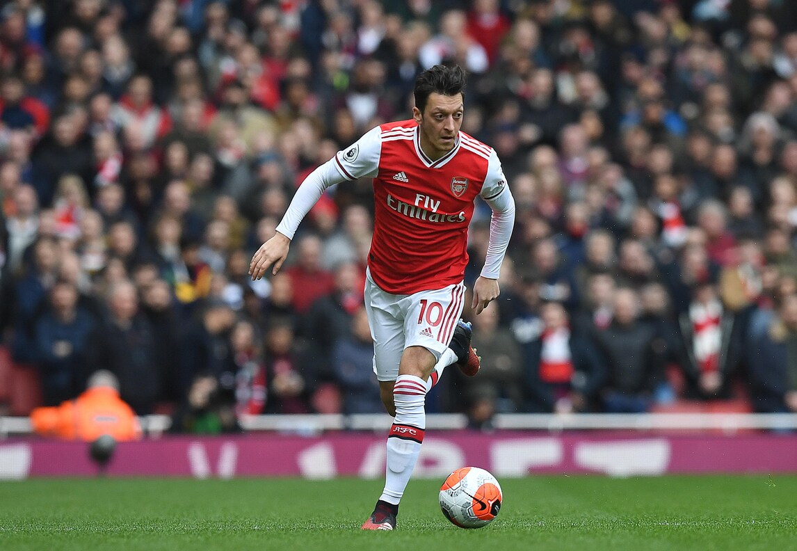 Arsenal, Ozil escluso dalla lista Premier League: “Sono deluso”