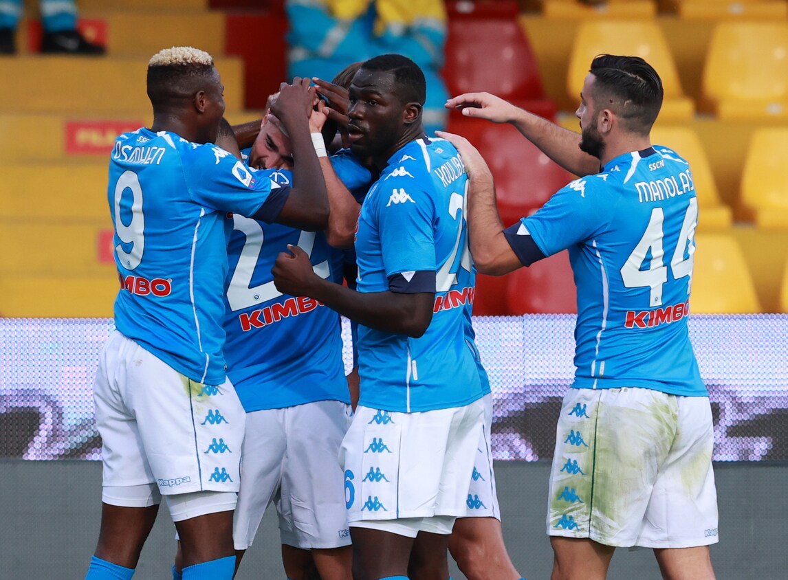 Napoli, tutti negativi i tamponi alla squadra
