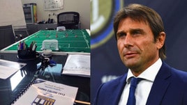 Inter, Conte mostra il suo ufficio: schemi con il Subbuteo