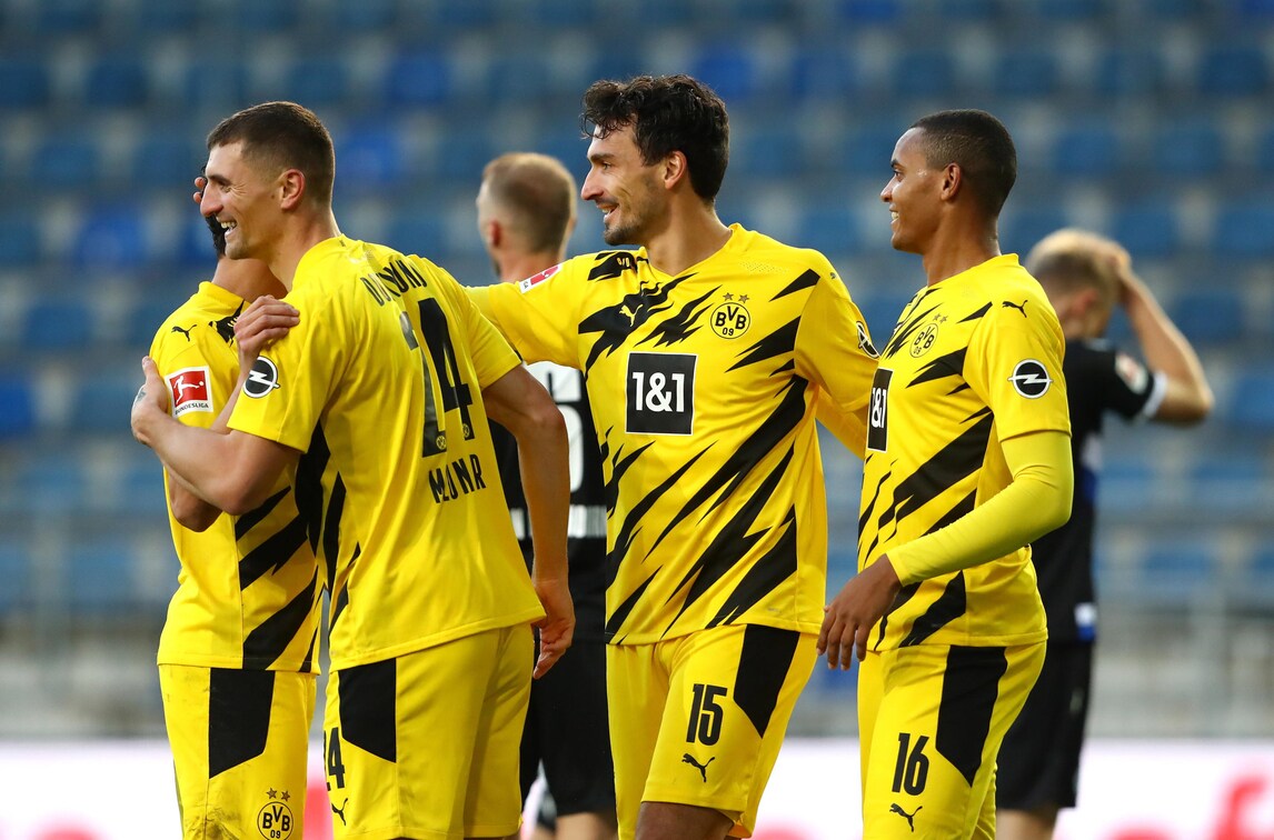 Il Dortmund vola con la doppietta di Hummels, il Borussia M. frena il Lipsia. Vince il Bayern