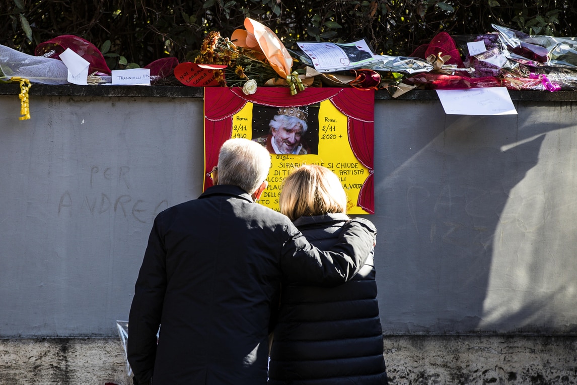 Proietti, il programma dei funerali. Roma con il lutto al braccio