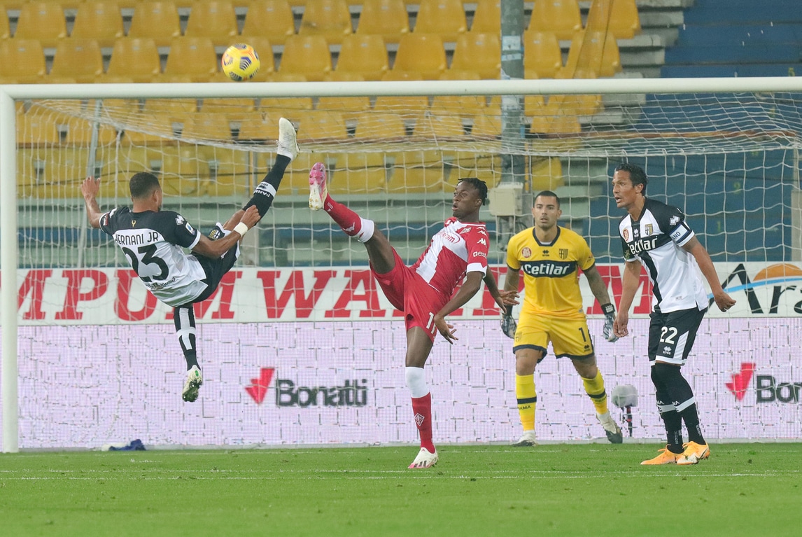 La Fiorentina ci prova, Sepe para sempre: 0-0 a Parma