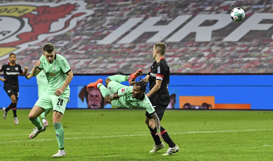 Inter, ti ricordi il bidone Lazaro? In Bundesliga fa il gol dello scorpione! VIDEO