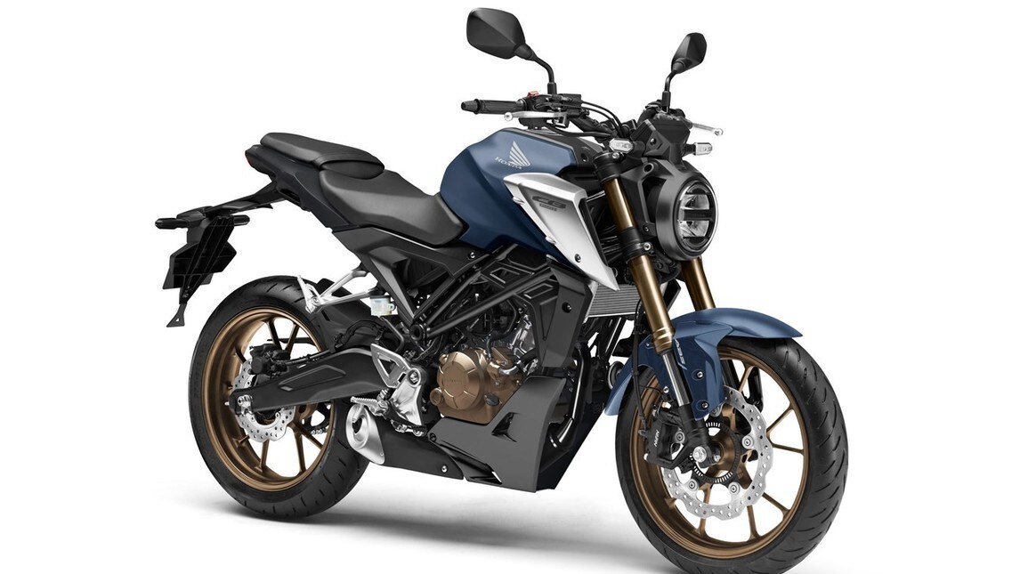 Honda CB125R si propone come mezzo su cui apprendere la grammatica fondamentale delle due ruote, senza rinunciare al piacere di possedere un oggetto bello e gratificante. Ecco la naked dedicata ai giovanissimi che vogliono intraprendere la carriera motociclistica 

