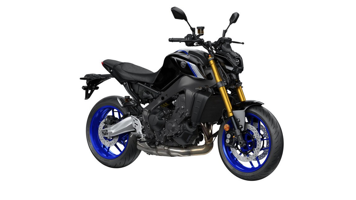 L'evoluzione della versione "standard" viene confermata, aggiungendo ulteriori raffinatezze a livello ciclistico ed elettronico. La naked giapponese adotta una forcella Kayaba, monoammortizzatore Ohlins, il motore ora da 899 eroga 119 CV e il peso in ordine di marcia è di 189 Kg