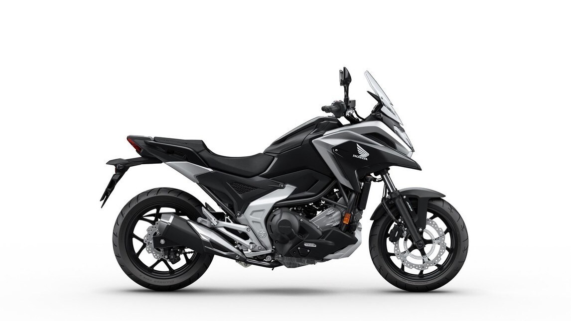 La crossover giapponese è considerata una delle moto col tasso di praticità d'uso più elevato al mondo. Per il 2021 si aggiorna e migliora ancora