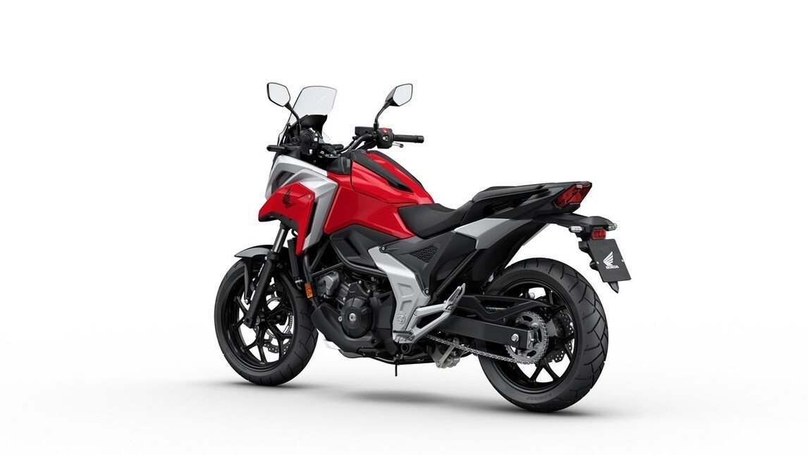 La crossover giapponese è considerata una delle moto col tasso di praticità d'uso più elevato al mondo. Per il 2021 si aggiorna e migliora ancora