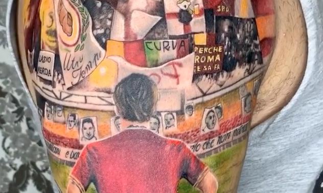 Roma, tutti pazzi per Zaniolo! Il tifoso gli dedica un mega tatuaggio: video