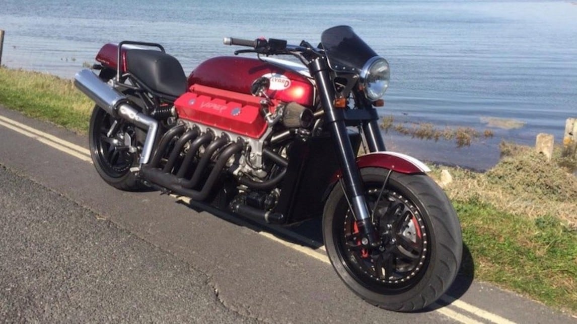 Questa mastodontica creatura nasce da un'idea del costruttore britannico Allen Millyard che è partito da un motore di una Dodge Viper del 1995 e ha aggiunto pezzi di altre moto e tanta follia
