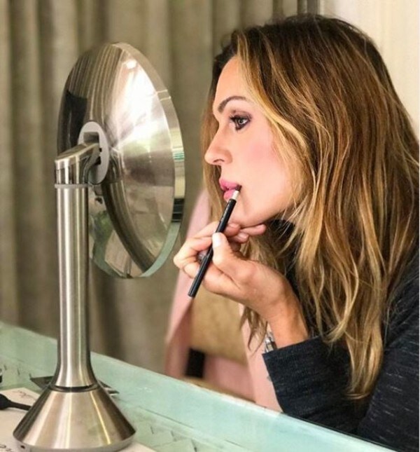 <p>Ieri i social sono stati sorpresi dalla mamma del neo campione del mondo della MotoGp</p>
