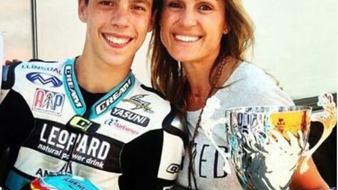 <p>Ieri i social sono stati sorpresi dalla mamma del neo campione del mondo della MotoGp</p>
