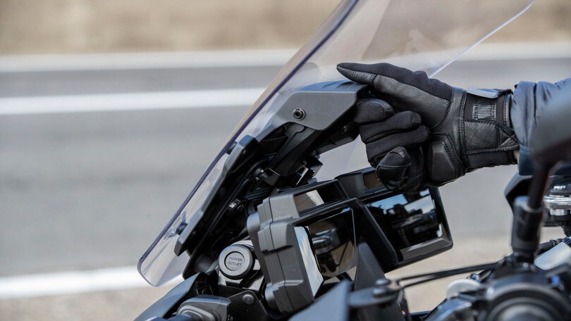 Yamaha Tracer 9, la crossover si aggiorna: motore euro 5 e nuovo telaio