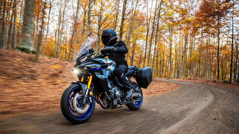 Yamaha Tracer 9, la crossover si aggiorna: motore euro 5 e nuovo telaio