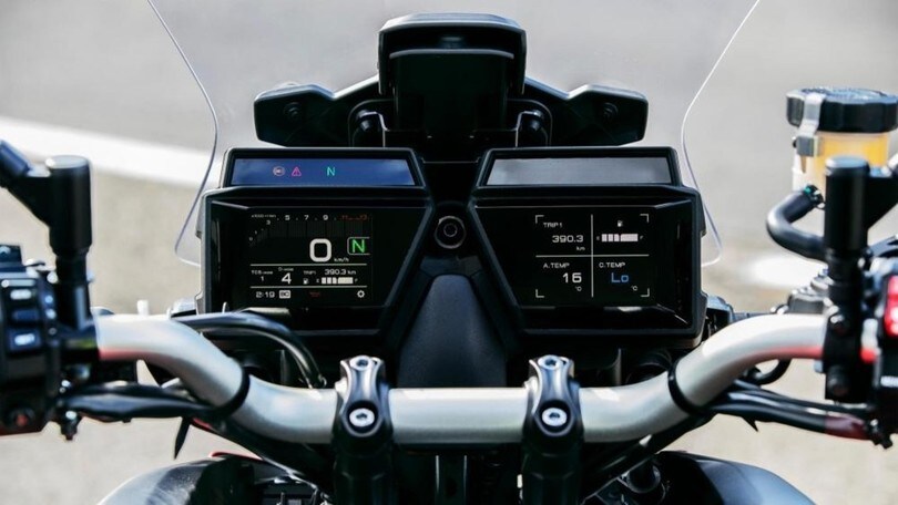 Yamaha Tracer 9, la crossover si aggiorna: motore euro 5 e nuovo telaio