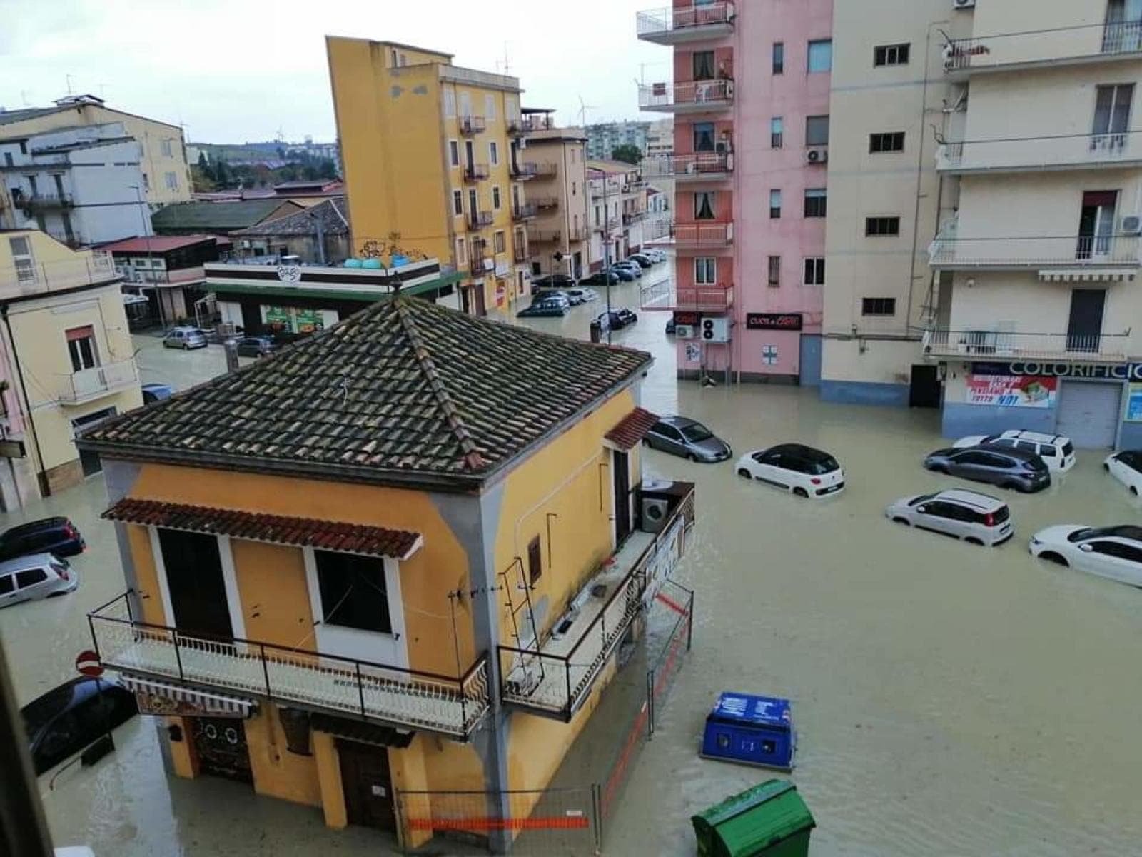 Crotone-Lazio si gioca nonostante il nubifragio
