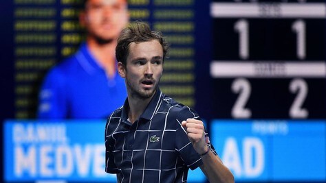 Medvedev trionfa alle Atp Finals: battuto Thiem in tre set